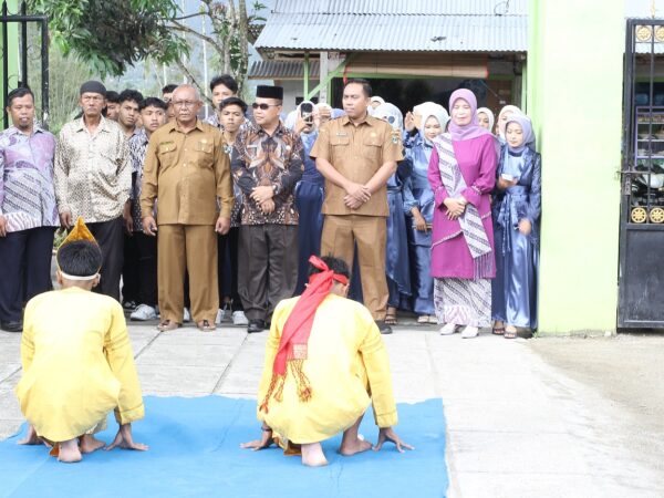 Pelepasan Kelas 12 Siswa SMAN 1 Talamau Tahun Pelajaran 2023-2024